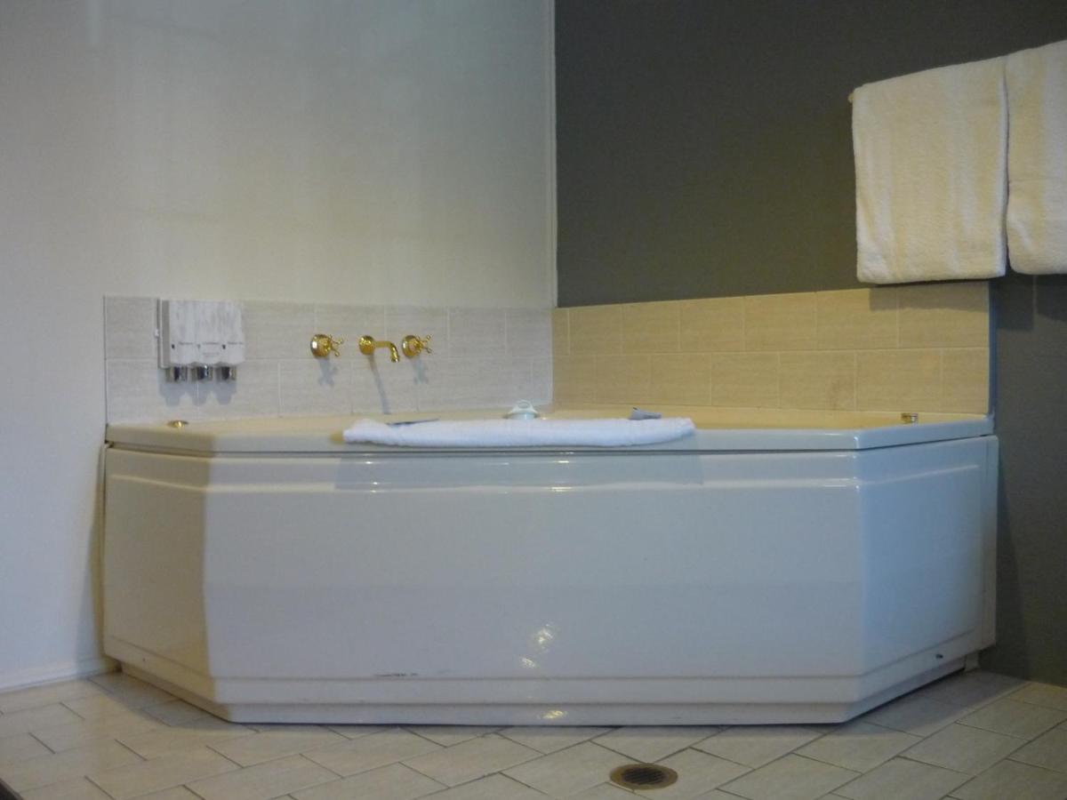 Heritage Motor Inn Goulburn Dış mekan fotoğraf